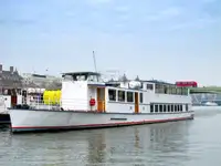 Kapal feri untuk dijual