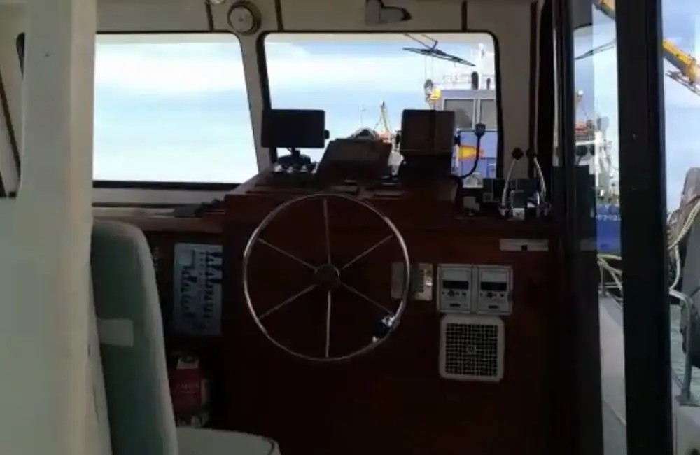 Kapal anak kapal untuk dijual
