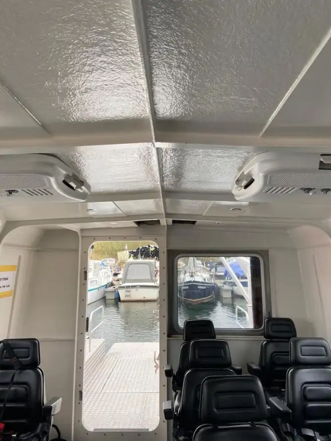 Kapal penyelamat untuk dijual