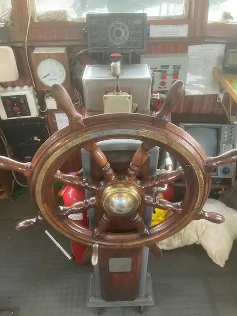 Kapal tunda untuk dijual