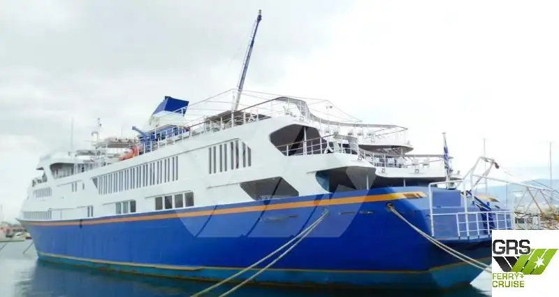 Kapal penumpang untuk dijual