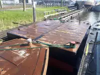 Ponton untuk dijual