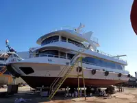 Kapal pelayaran untuk dijual