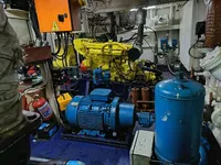 Kapal bekalan untuk dijual