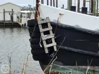 Kapal bekalan untuk dijual