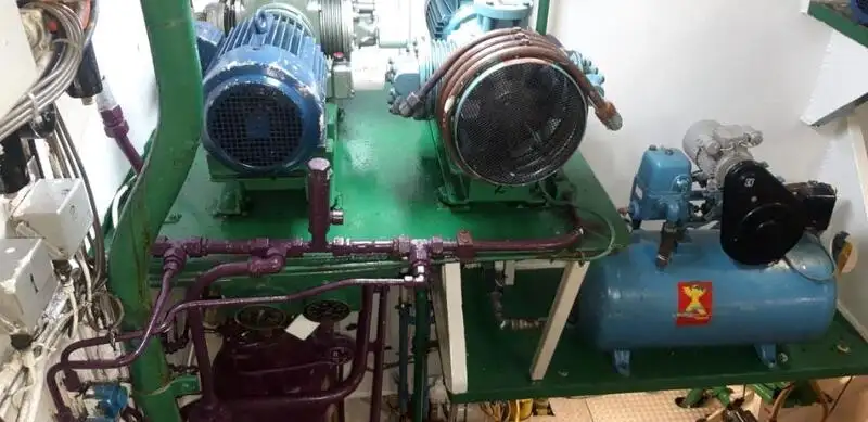 Kapal rondaan untuk dijual
