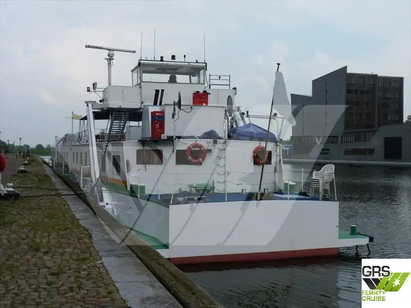 Kapal pelayaran untuk dijual