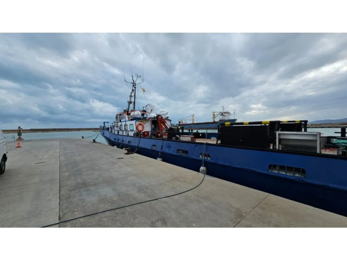 Kapal anak kapal untuk dijual