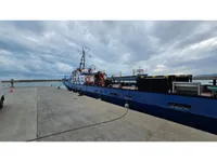 Kapal anak kapal untuk dijual