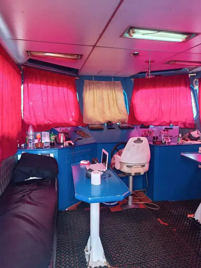 Kapal kerja untuk dijual