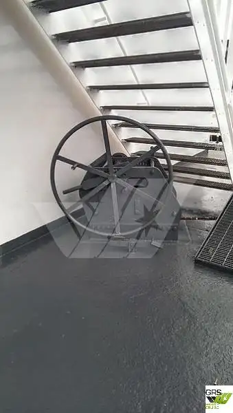 Kapal penginapan untuk dijual