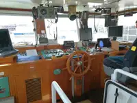 Kapal tinjauan untuk dijual