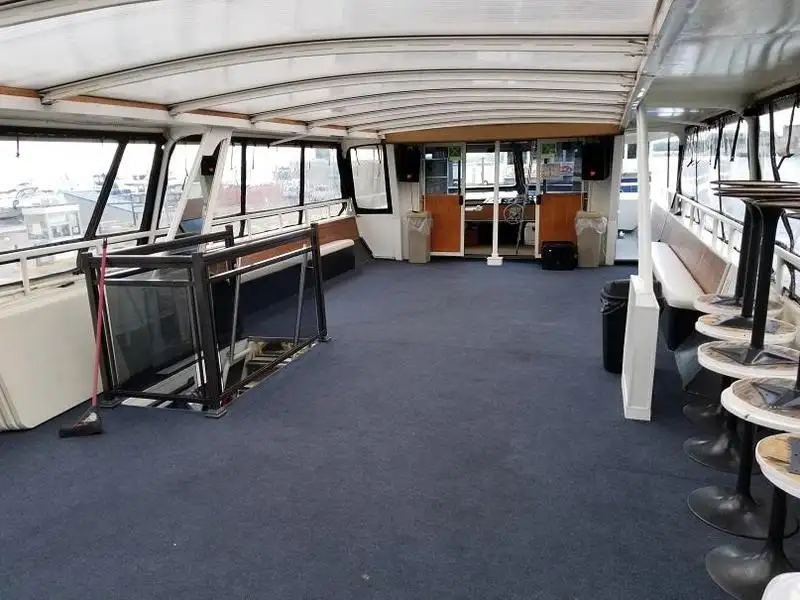 Kapal pelayaran untuk dijual