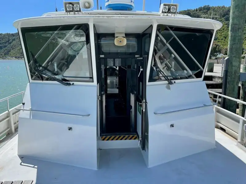 Kapal layar untuk dijual