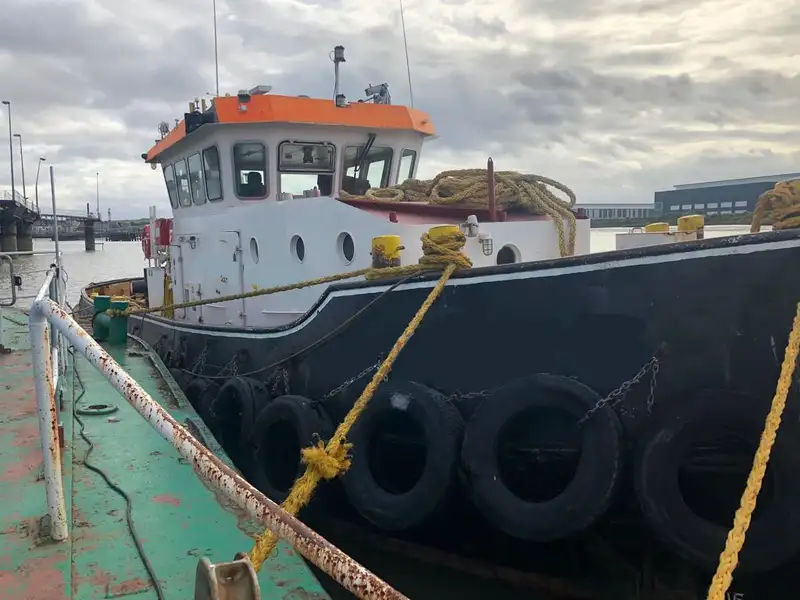 Kapal tunda untuk dijual