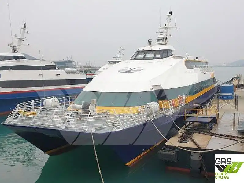 Kapal pelayaran untuk dijual