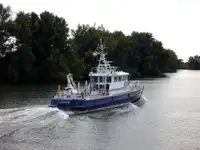 Kapal rondaan untuk dijual