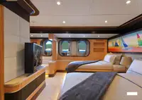 Yacht untuk dijual