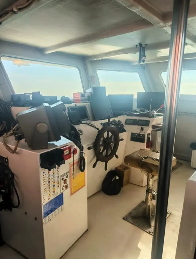 Kapal kerja untuk dijual