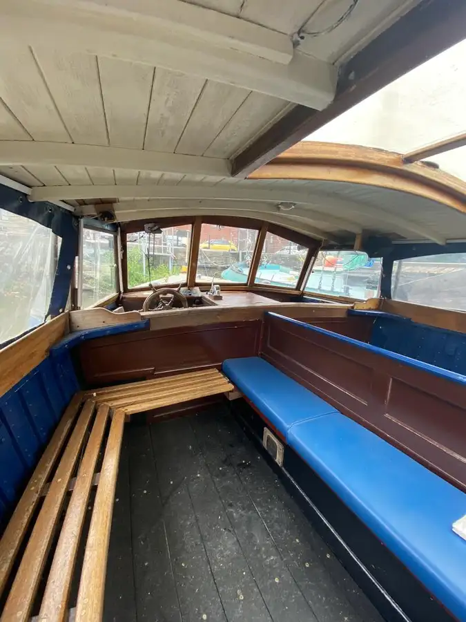 Kapal feri untuk dijual