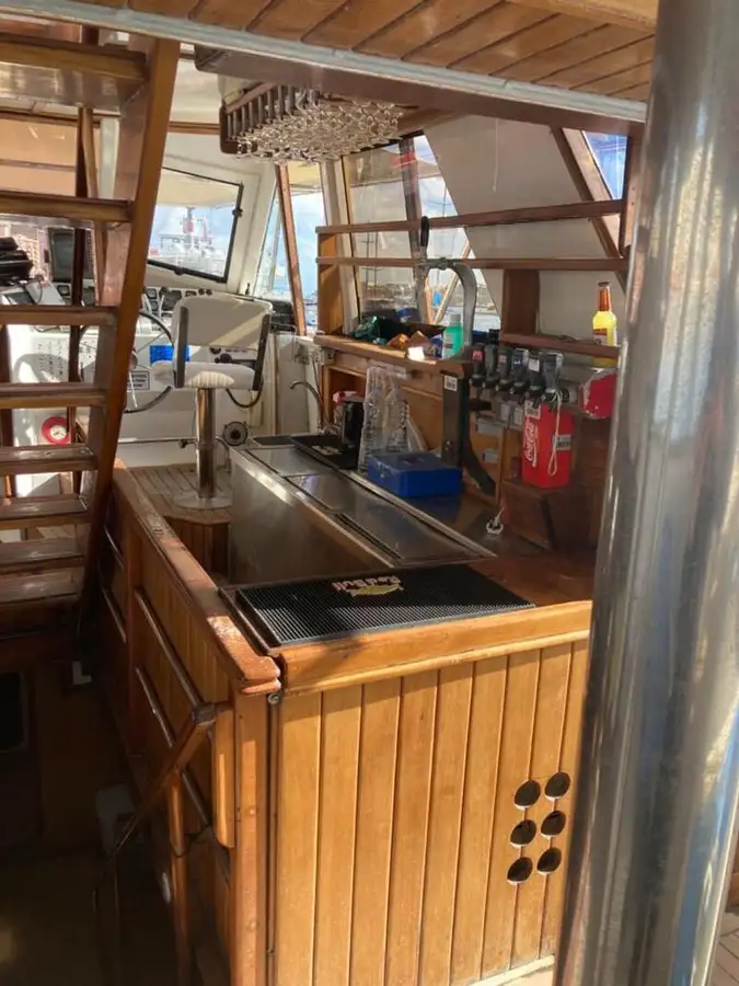 Kapal feri untuk dijual