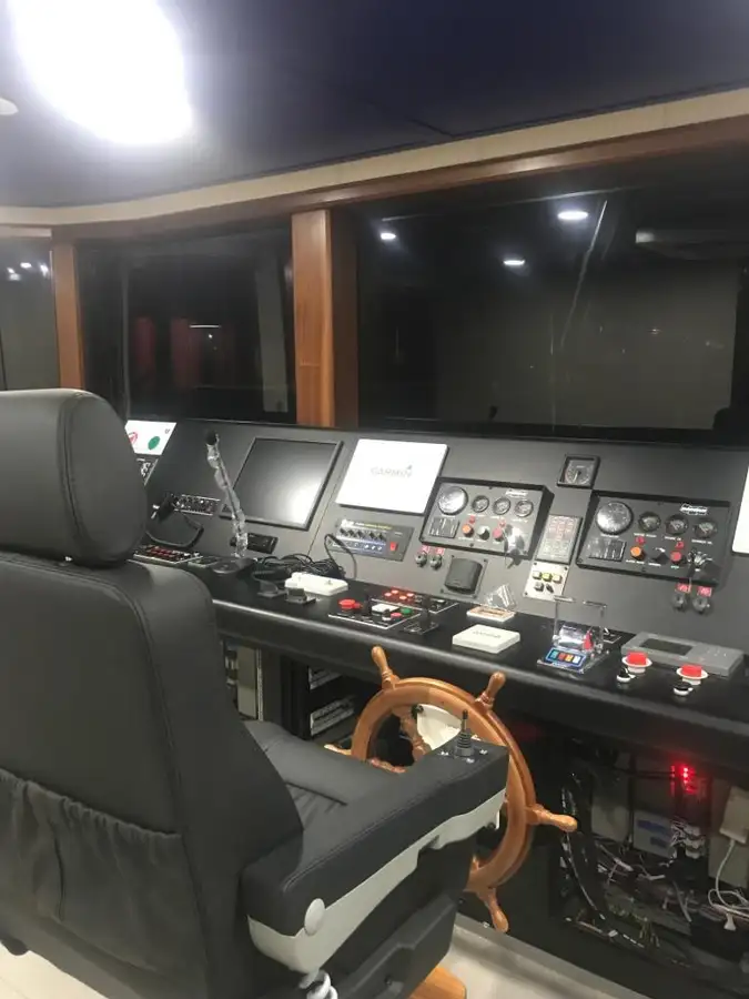 Kapal pelayaran untuk dijual