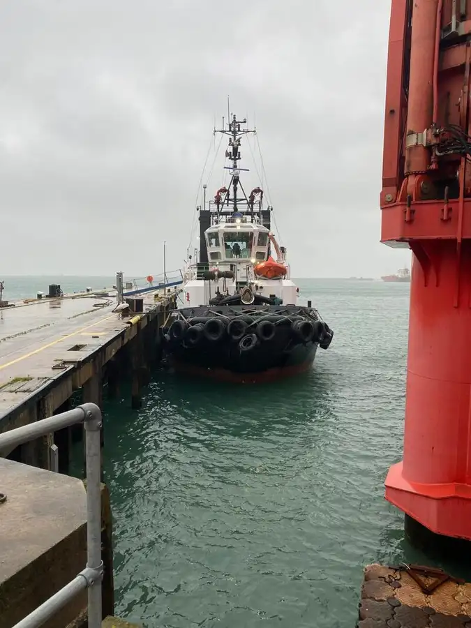 Kapal tunda untuk dijual