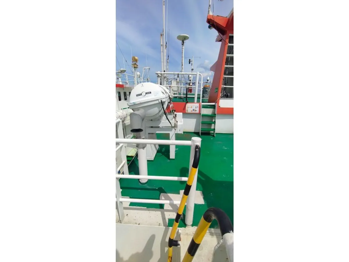 Kapal bekalan untuk dijual