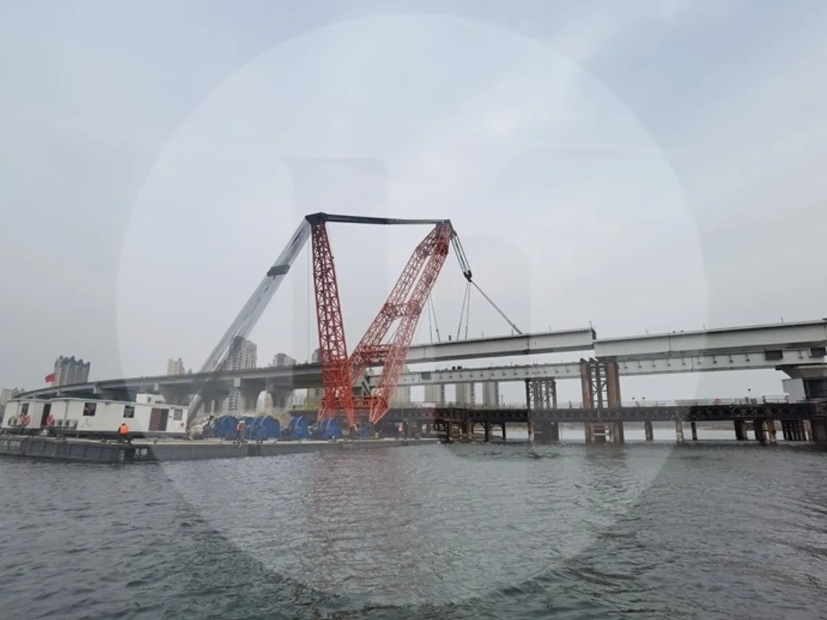 Kapal kren untuk dijual