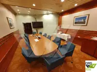 Kapal pelayaran untuk dijual