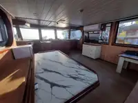 Kapal kerja untuk dijual