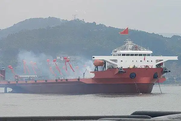 Tongkang untuk jualan