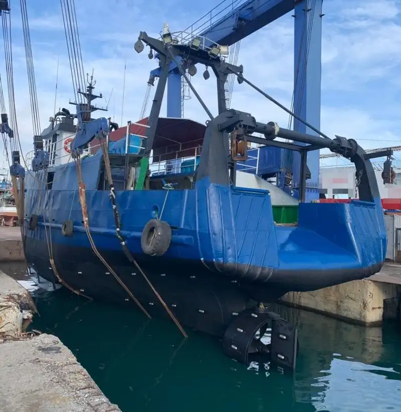 Penangkap ikan pukat tunda untuk jualan