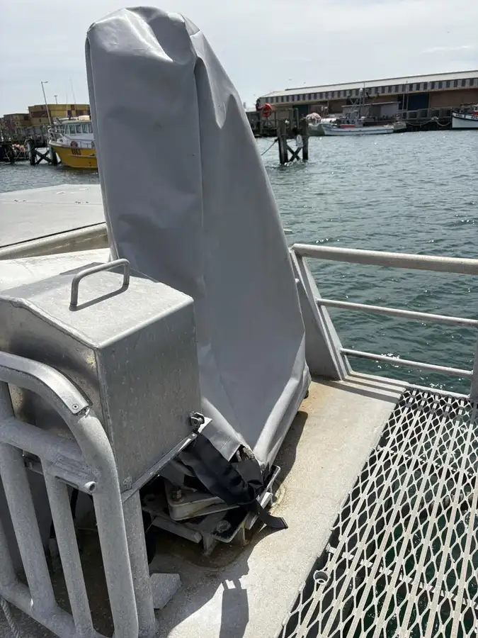 Kapal pemprosesan ikan untuk jualan