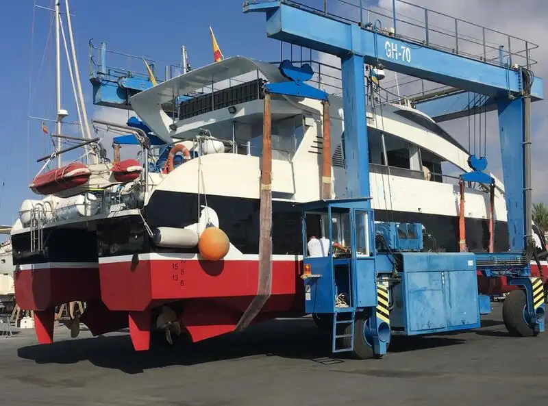 Kapal motor untuk jualan