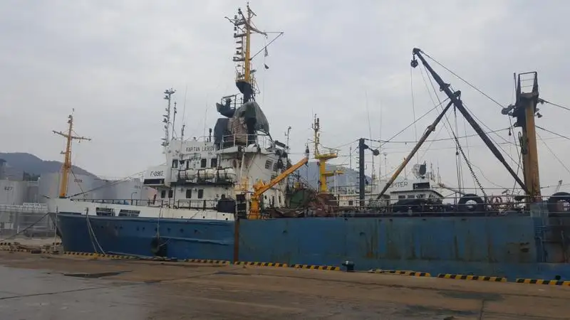 Penangkap ikan pukat tunda untuk jualan