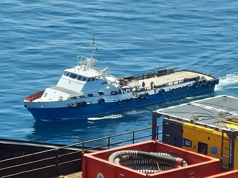 Kapal bekalan untuk jualan