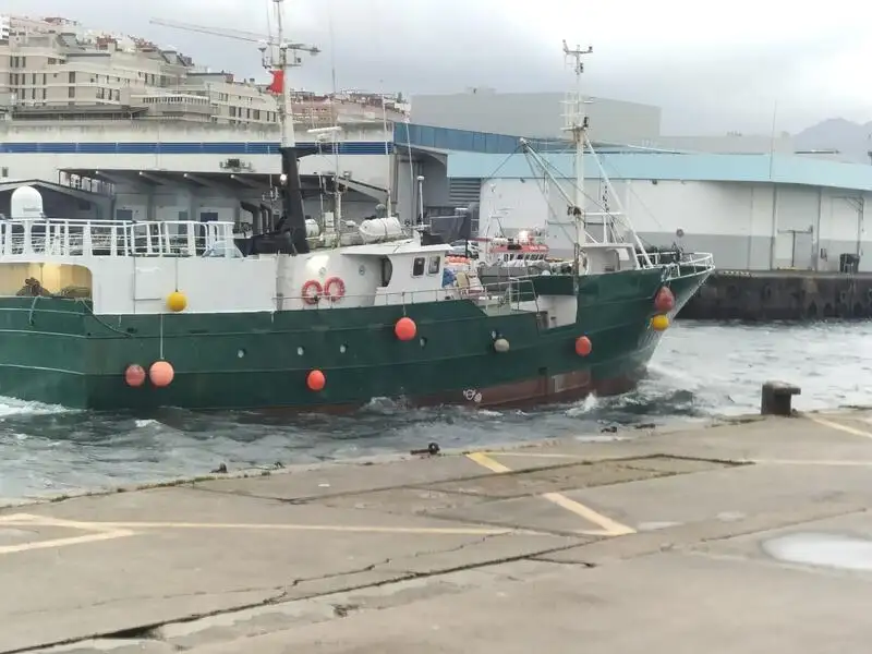 Penangkap ikan pukat tunda untuk jualan