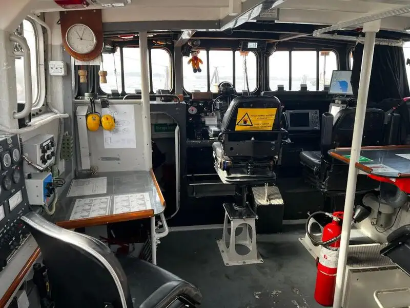 Bot anak kapal untuk jualan