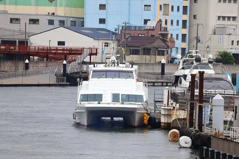 Kapal motor untuk jualan