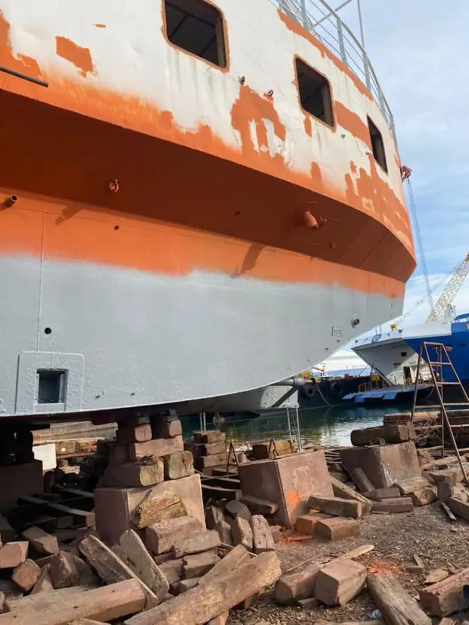 Kapal feri untuk jualan