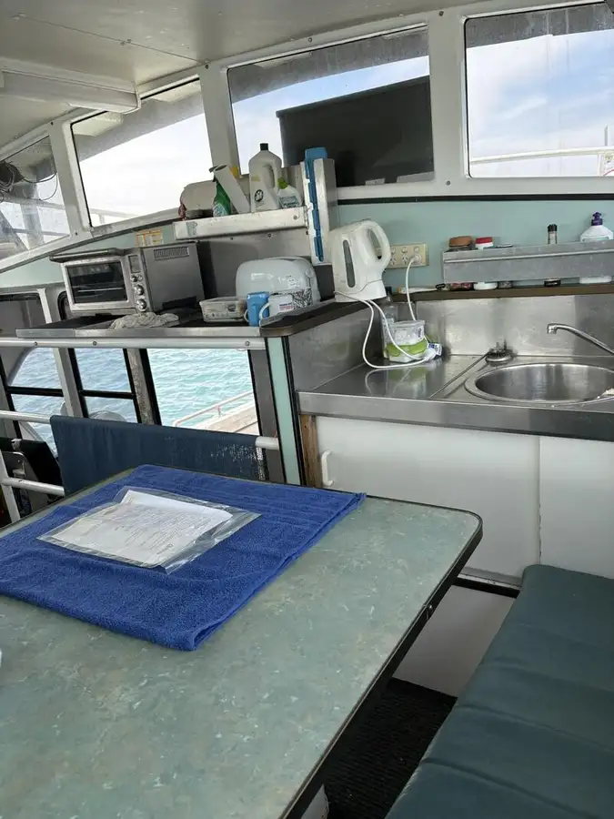 Kapal pemprosesan ikan untuk jualan