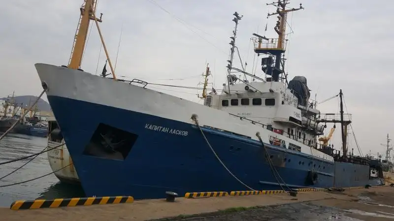 Penangkap ikan pukat tunda untuk jualan