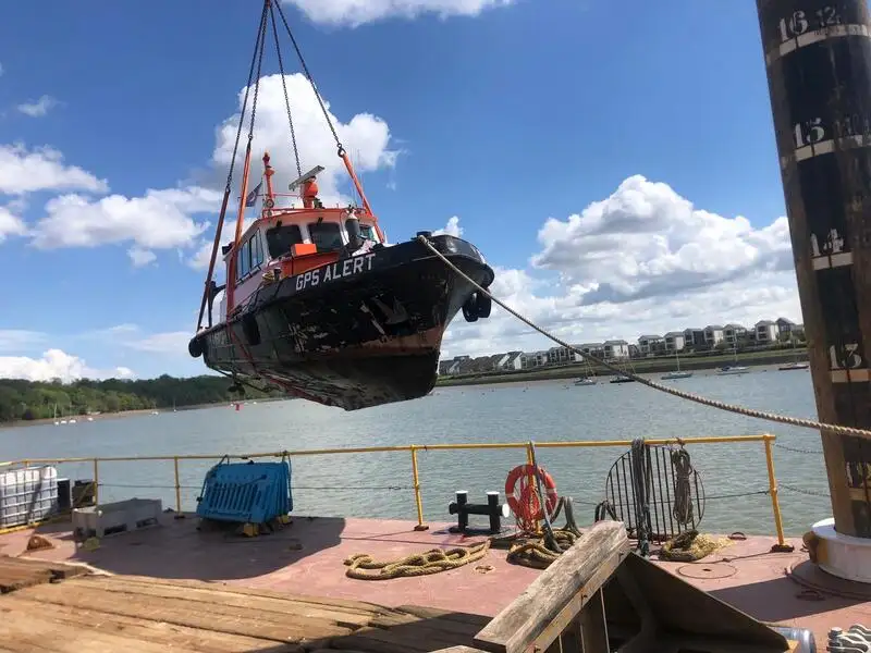 Kapal tinjauan untuk jualan