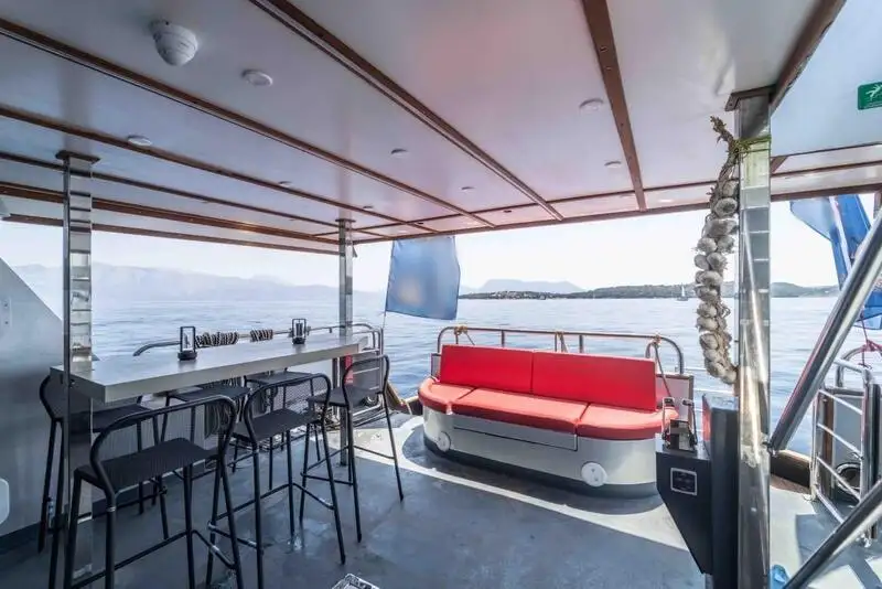 Kapal motor untuk jualan