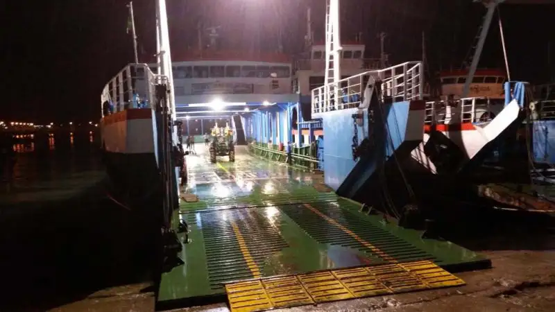 kapal RORO untuk jualan