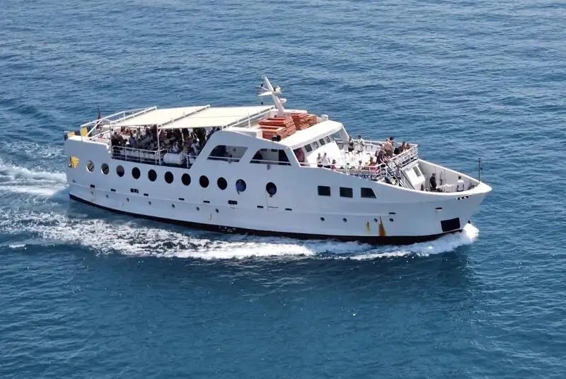 kapal RoPax untuk jualan