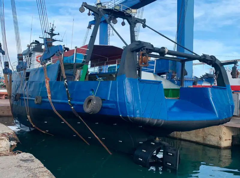 Penangkap ikan pukat tunda untuk jualan