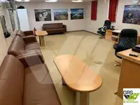 Tongkang penginapan untuk jualan