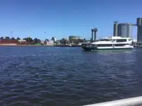 Kapal motor untuk jualan